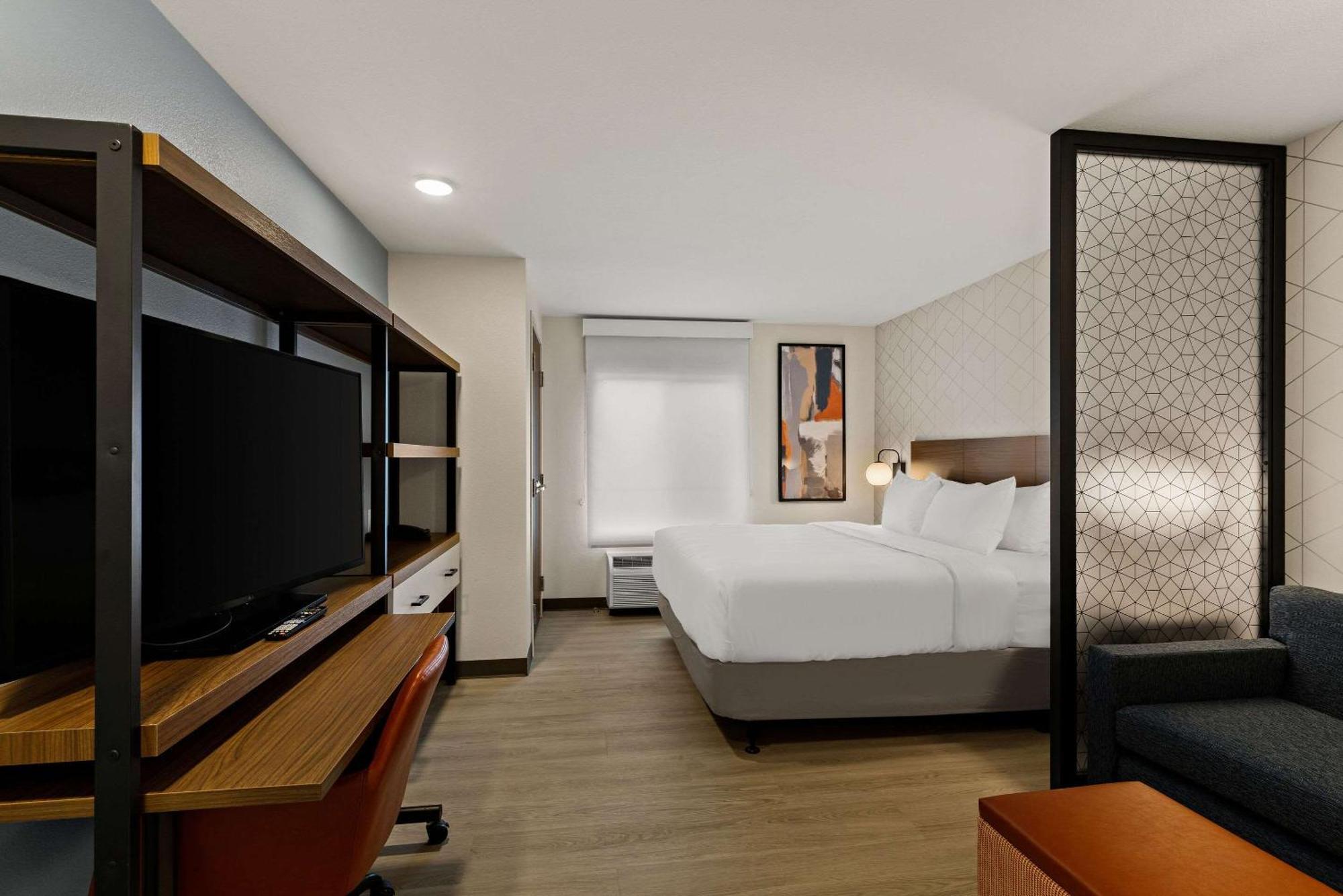 Everhome Suites El Paso Airport Near Fort Bliss Loma Terrace Dış mekan fotoğraf